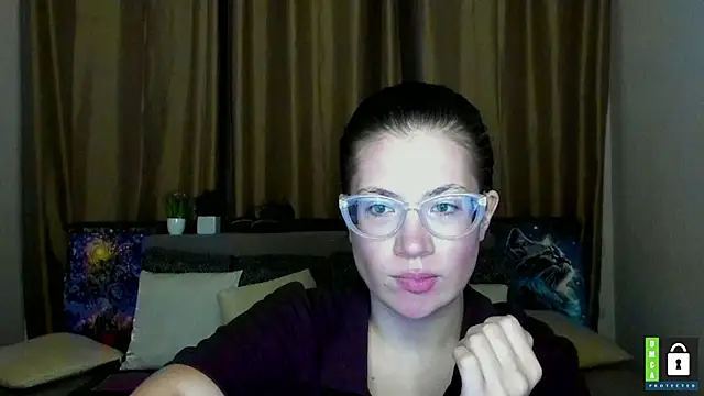Alicia_redfollow webcam