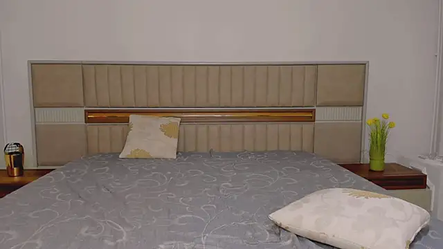 ClaudiaMilf webcam