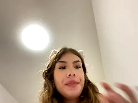 lola_kittyy (F teen) - doigtage 🍆💦