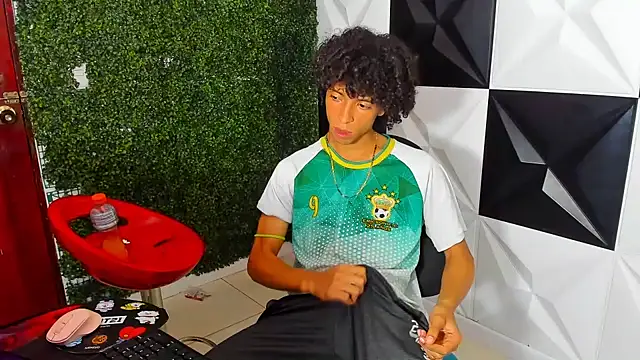 xion_ez (M twink) - masturbation without pants 😊