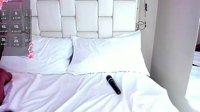 VioletthaRous webcam