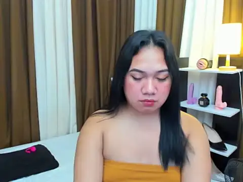 TsUncutKaren webcam