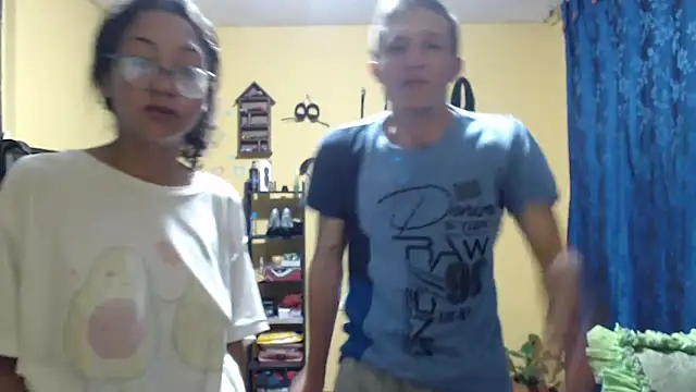 Violet_And_Smith webcam