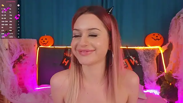 AlinaWalters webcam