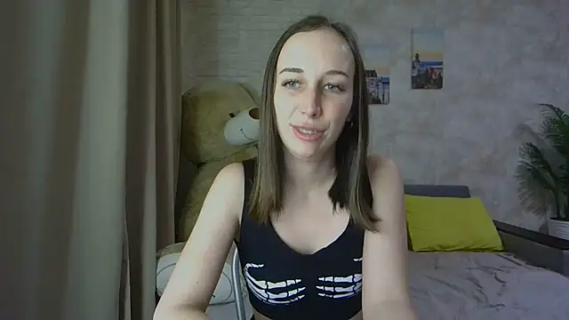 Anika_bloom webcam