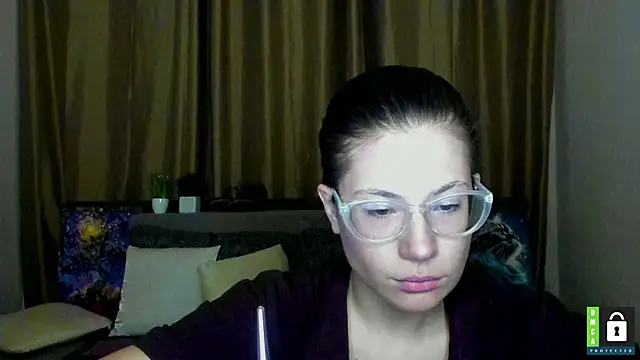 Alicia_redfollow
