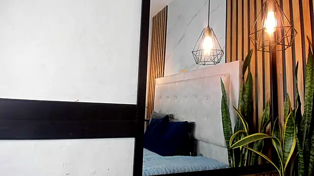 Honey_noir webcam