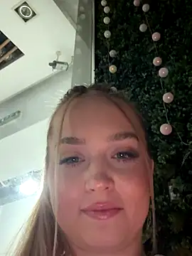 ElysaWetxx webcam