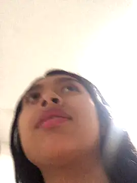 SweetLatiin_ webcam