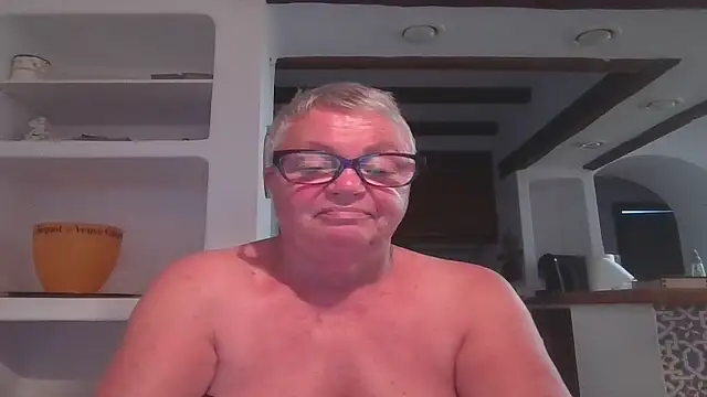 Mystery-Grandmother webcam