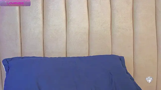 Esmeralda_Candy webcam