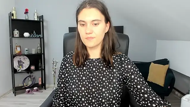 IzzyMonro webcam