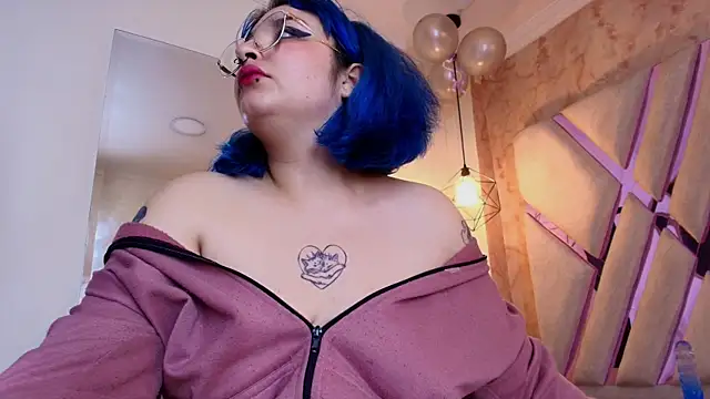 Lilith_curvy webcam