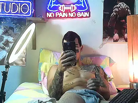 Strongcockfitness webcam