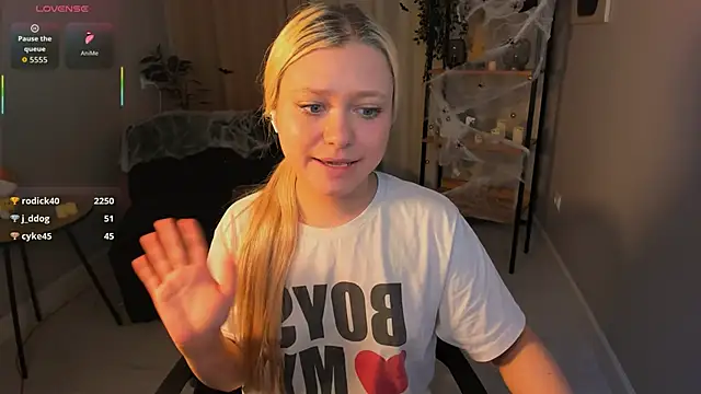Millie_Vanillies webcam
