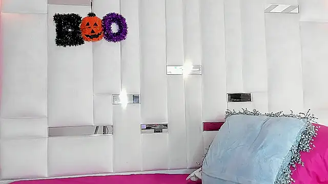 LunaaSweett webcam