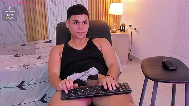 james_jonnes webcam