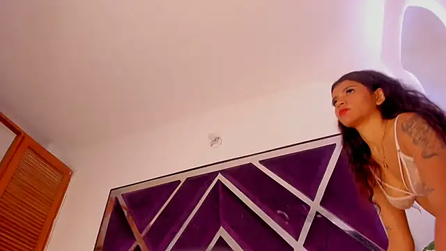 noa_roseasm webcam