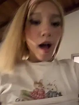 SweetBunnyGF webcam