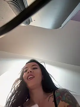 MadilynFox webcam