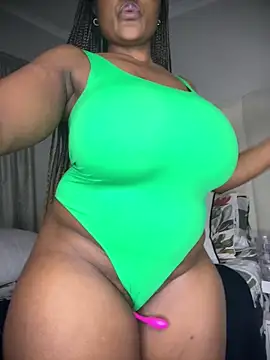 bustygoddess32 (Ask my age) - suck nipples