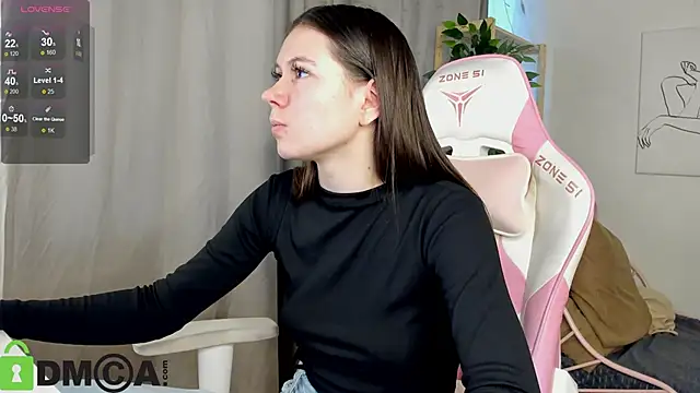 Nicole_Charm webcam