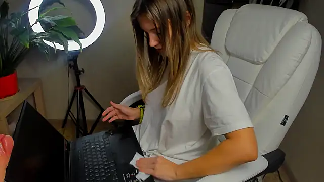 foxy_blond webcam