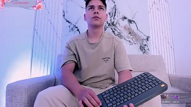 Asta_Black webcam