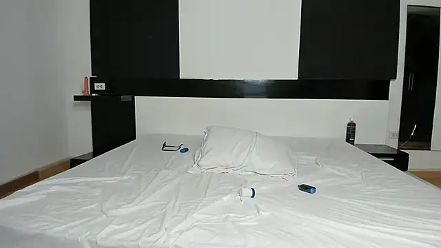 lustwhispers777 webcam