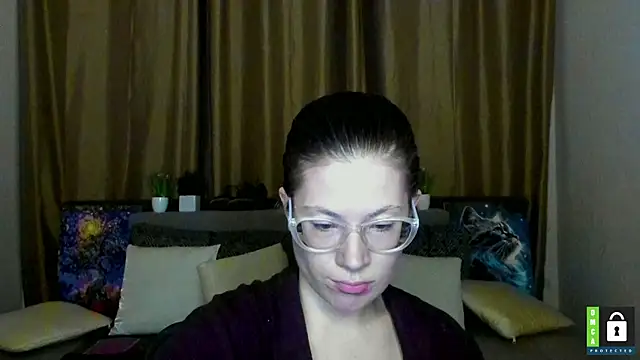 Alicia_redfollow webcam