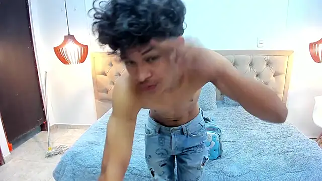 leslieanddrako webcam