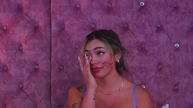 MaddisonBelucci webcam