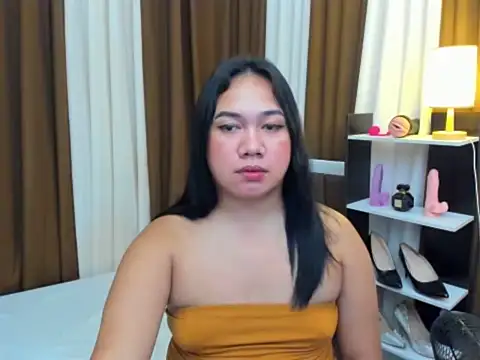 TsUncutKaren webcam