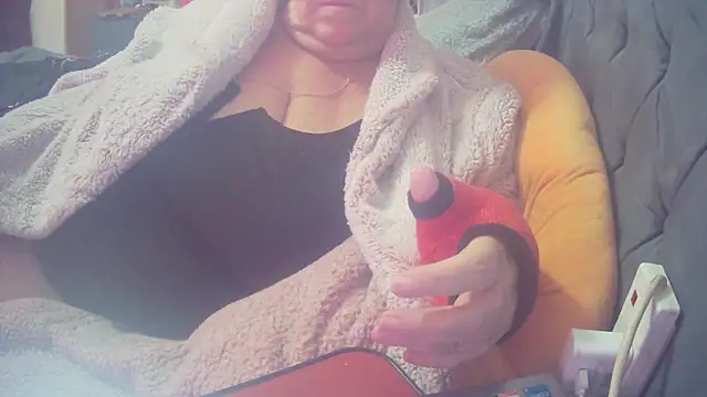 Playful_MILF_Demi webcam