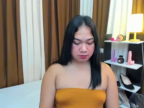 TsUncutKaren webcam