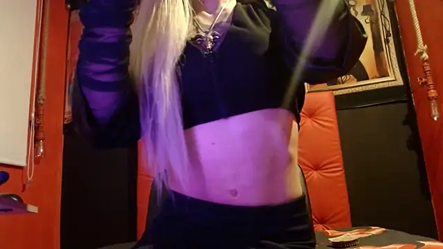 MEGANNIXX webcam
