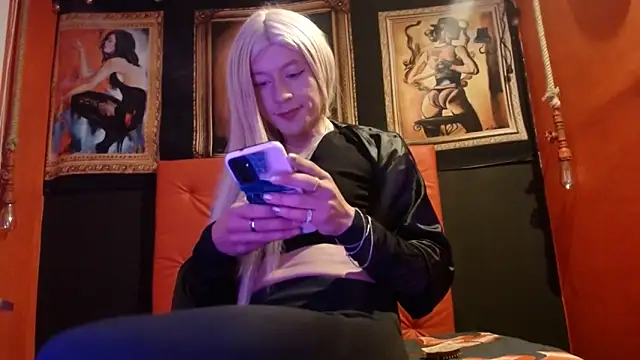 MEGANNIXX webcam