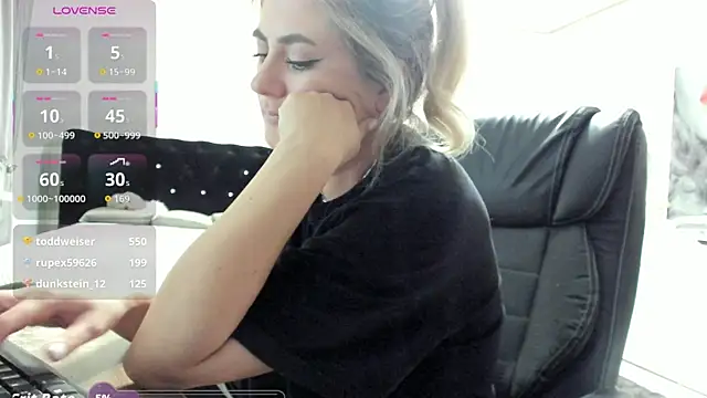 KattyeFox webcam