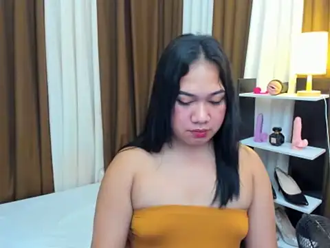 TsUncutKaren webcam