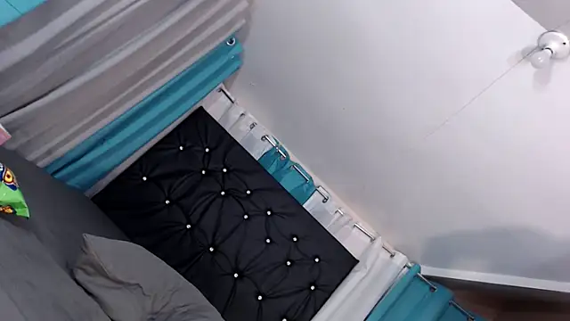 XxAsianTsCummerxX webcam