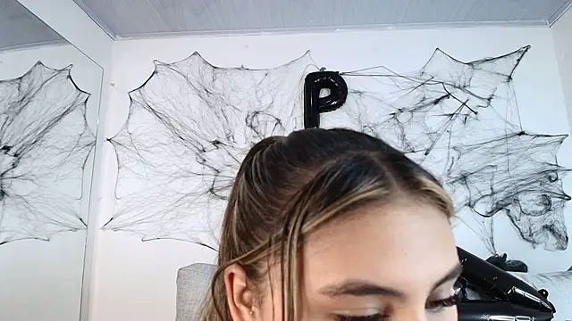 MeganCrow webcam