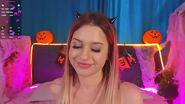 AlinaWalters webcam