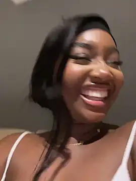 alisonn_moon webcam