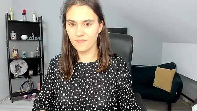 IzzyMonro webcam