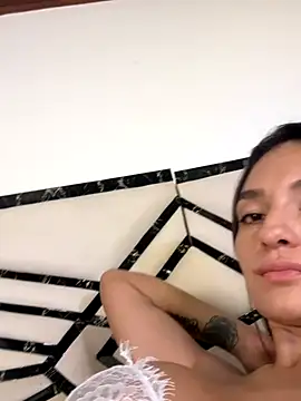 MiaKane99 webcam
