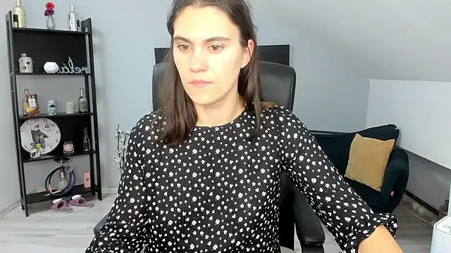 IzzyMonro webcam