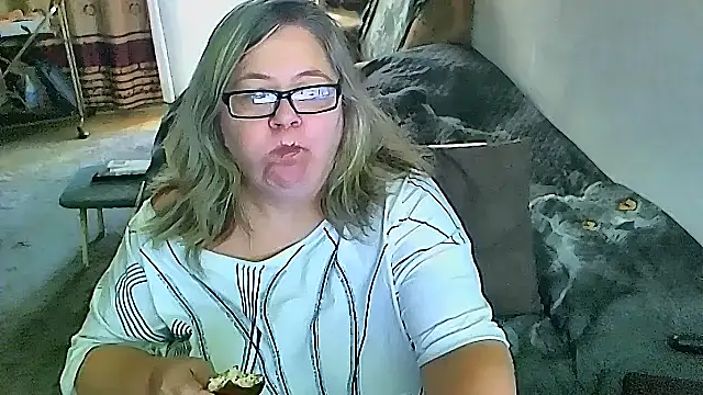 sex2 (F mature) - Masturbation and cumming,naked/squirt