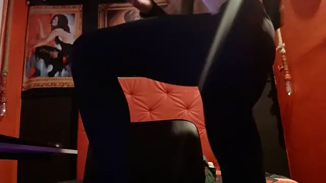 MEGANNIXX webcam