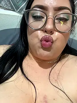 MileyGia webcam