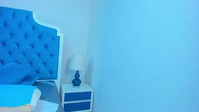 Alina_Hill webcam